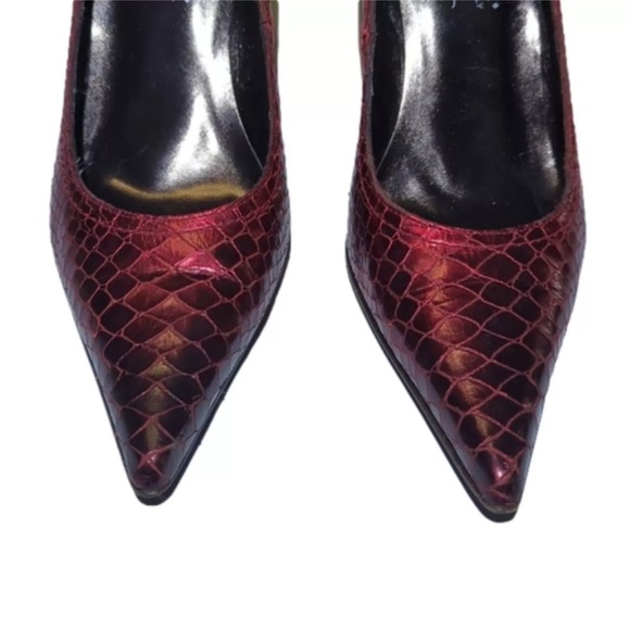 Donald Pliner Women's High Heel Shoes Red Snakeskin Python Foil
Metallic size 6 - Picture 4 of 17